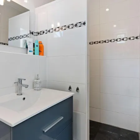 Vakantiehuis Urban Bungalow In With Swimming Pool Ecuras