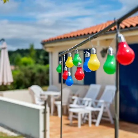 Vakantiehuis Urban Bungalow In With Swimming Pool Ecuras
